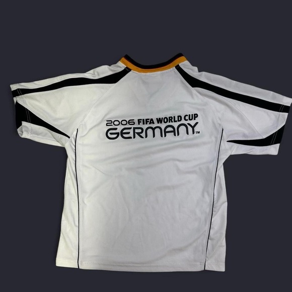 Vintage Germany 2006 FIFA World Cup jersey in white and yellow/black size large - Picture 3 of 5